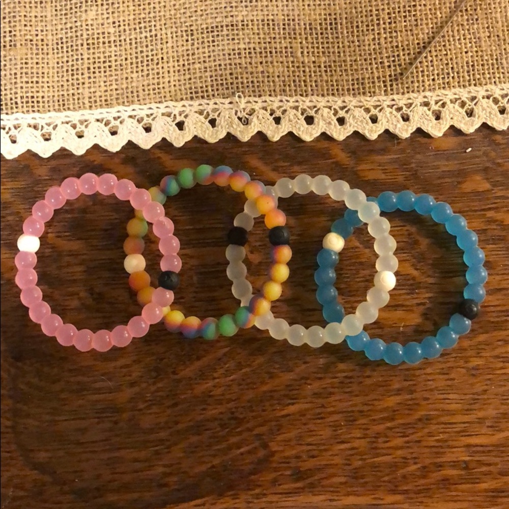 4 bracelets